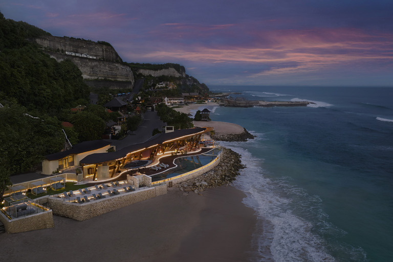 Uma Beach House, the beach club at Umana Bali